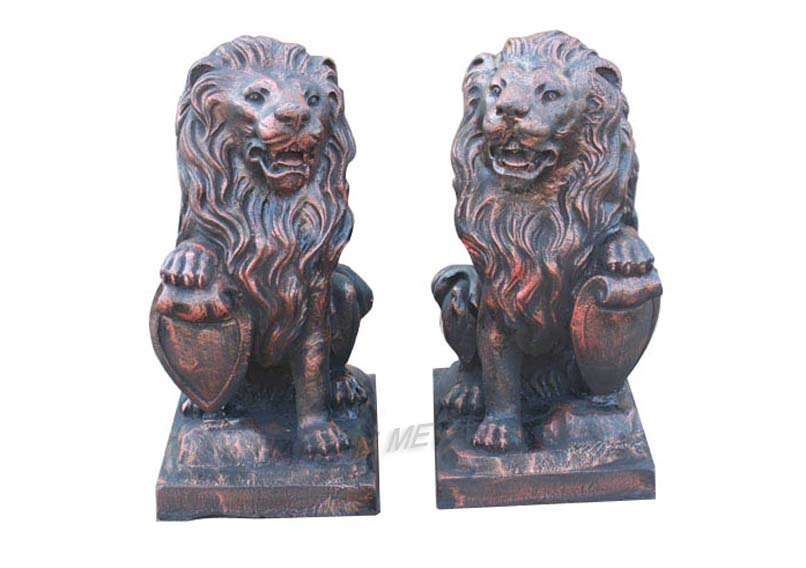 Pair of lions Statue